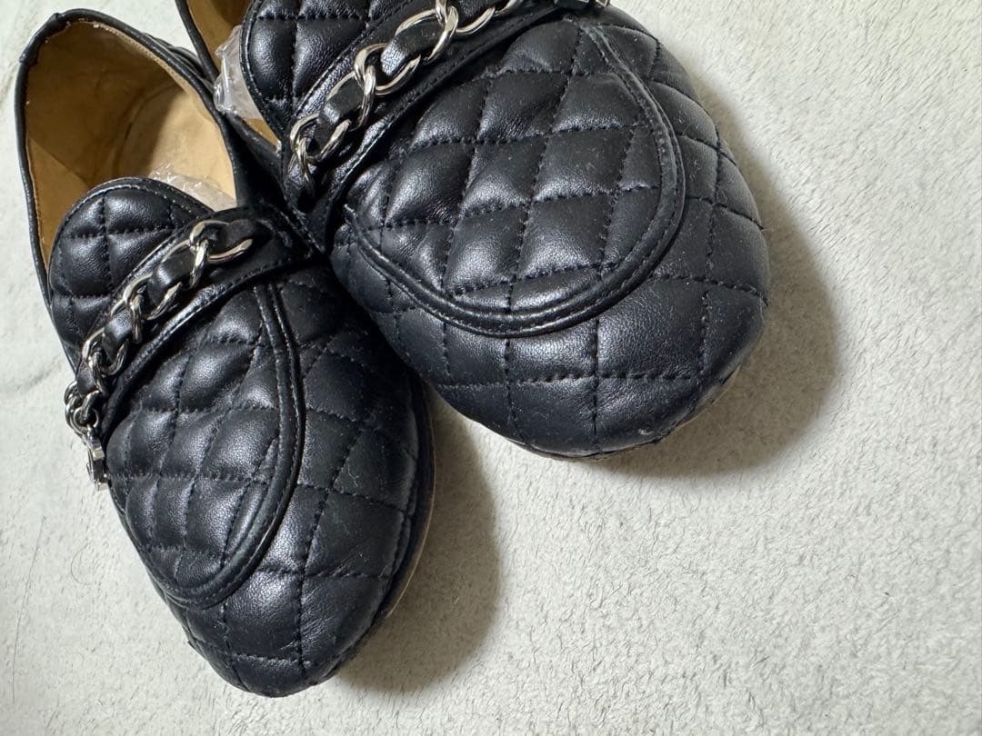 CHANEL シャネル　23cm黒 キルティング モカシン チェーン付き　ココ