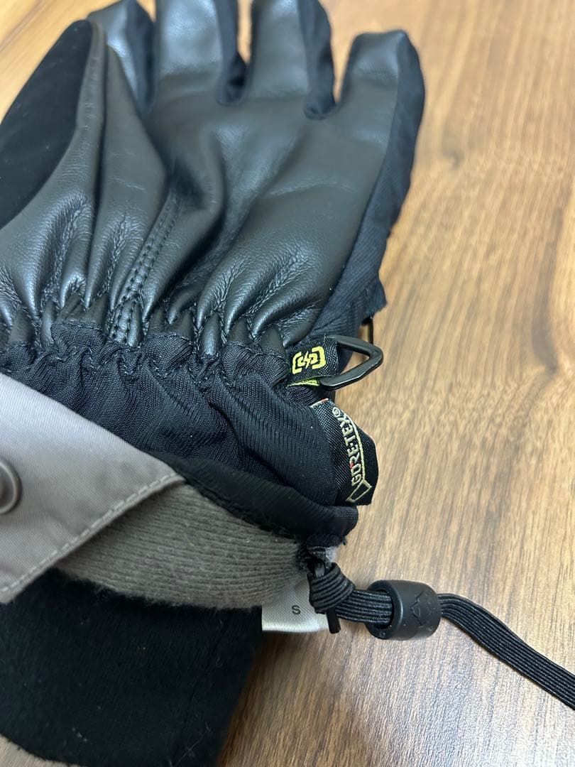 ☆BURTON☆ バートン　ウェア上下　ニット帽　手袋　5点セット　レディース