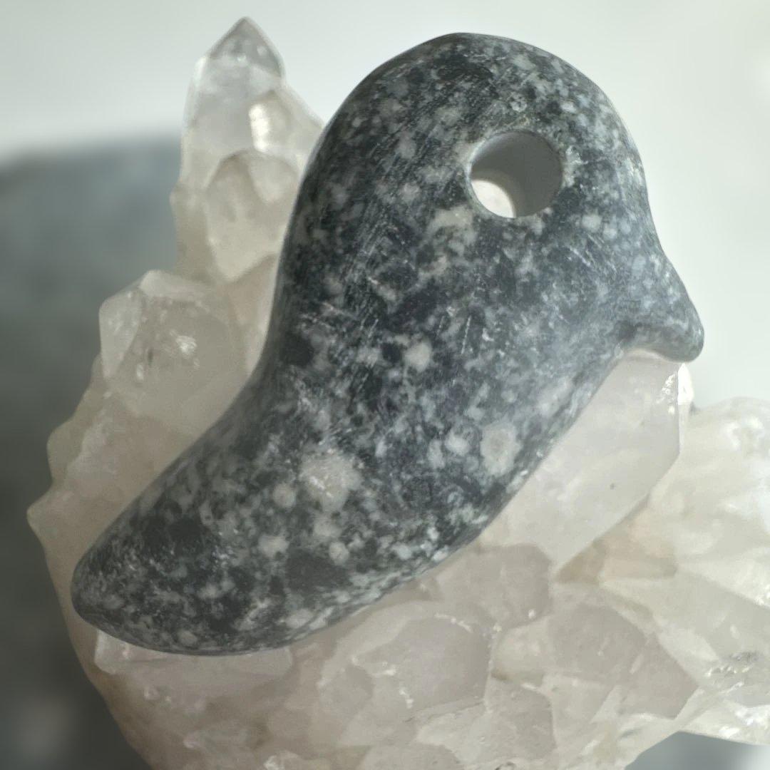 【遠野霊石】高波動勾玉　獣形勾玉(三ノ型) 角の生えた勾玉　一角獣