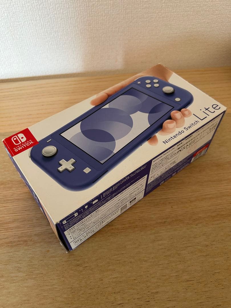 ニンテンドースイッチライト(ゼルダの伝説ブレスオブザワイルドのソフト付き)