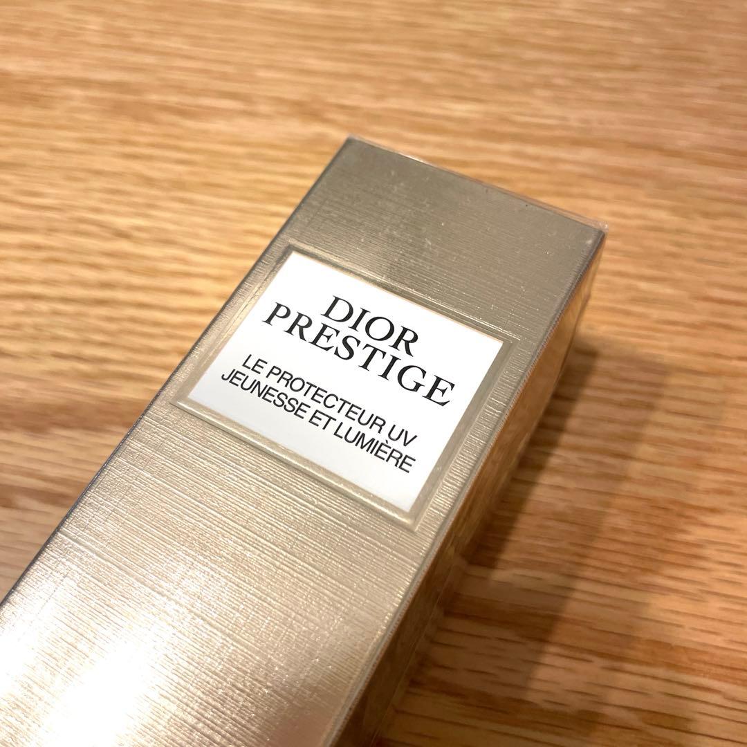 新品　DIOR プレステージホワイト　ルプロテクターUVルミエール　シアーグロー