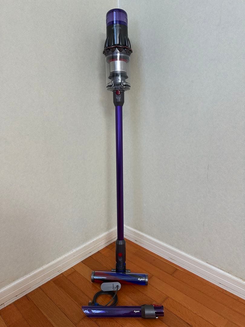 dyson デジタルスリム　SV18 コードレス掃除機　先細LED付き