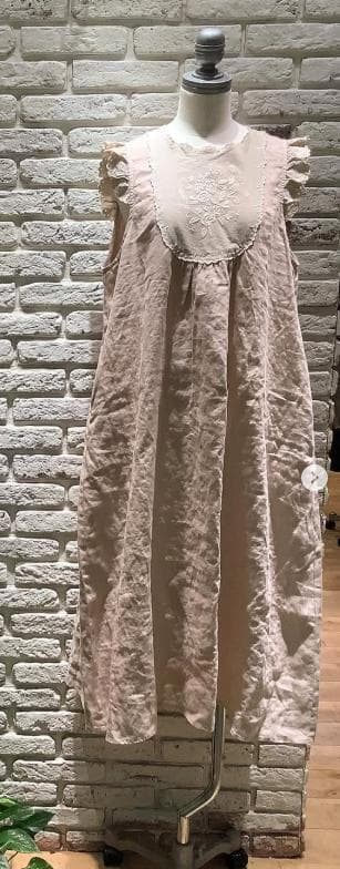 ★ゆうな 横浜 ツハル ローズ柄刺繍ノースリーブワンピース