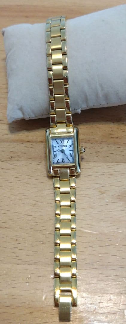 Kii: レディース 時計 ゴールド　エコ・ドライブ