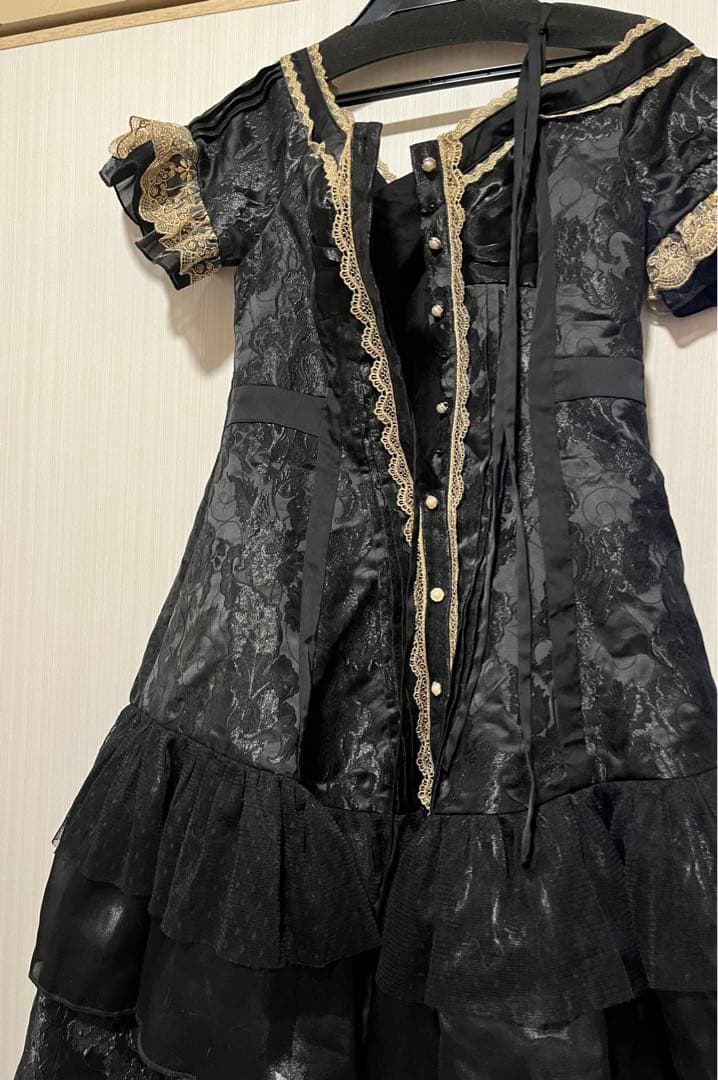 け*の様 黒　　　完売品ベル・エピヌ　ワンピース ¥23,650