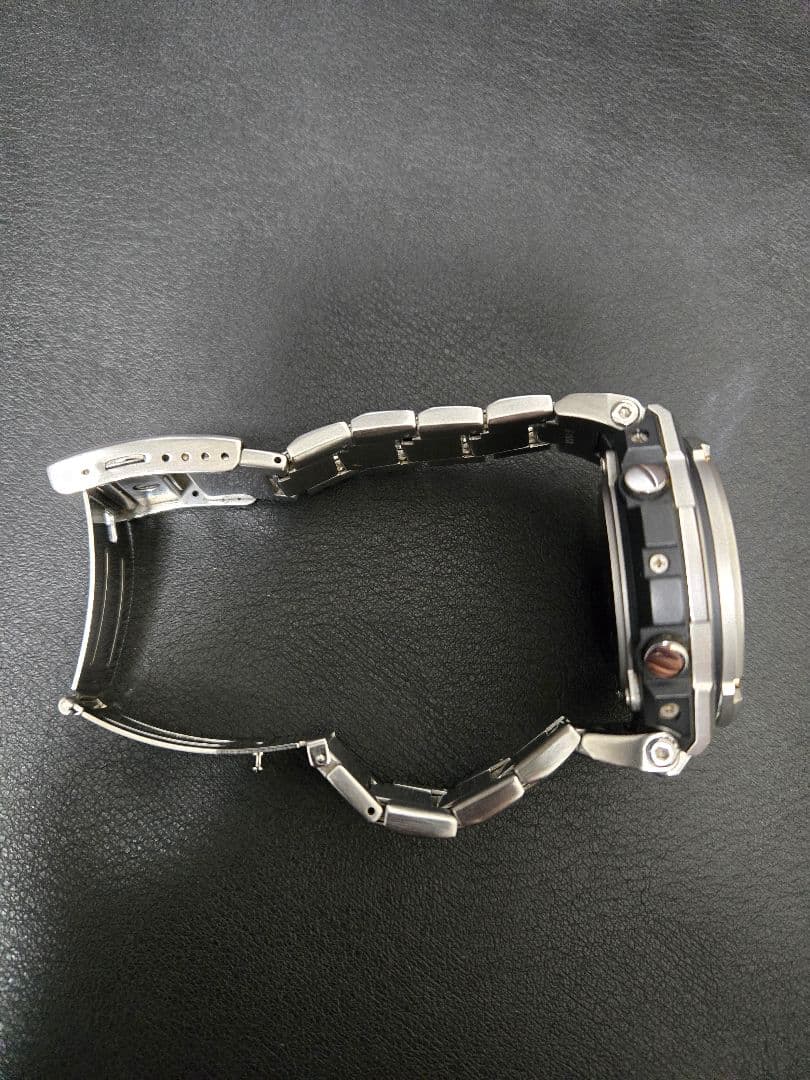 【美品】G-SHOCK GST-W110D-1A9JF メンズ 腕時計