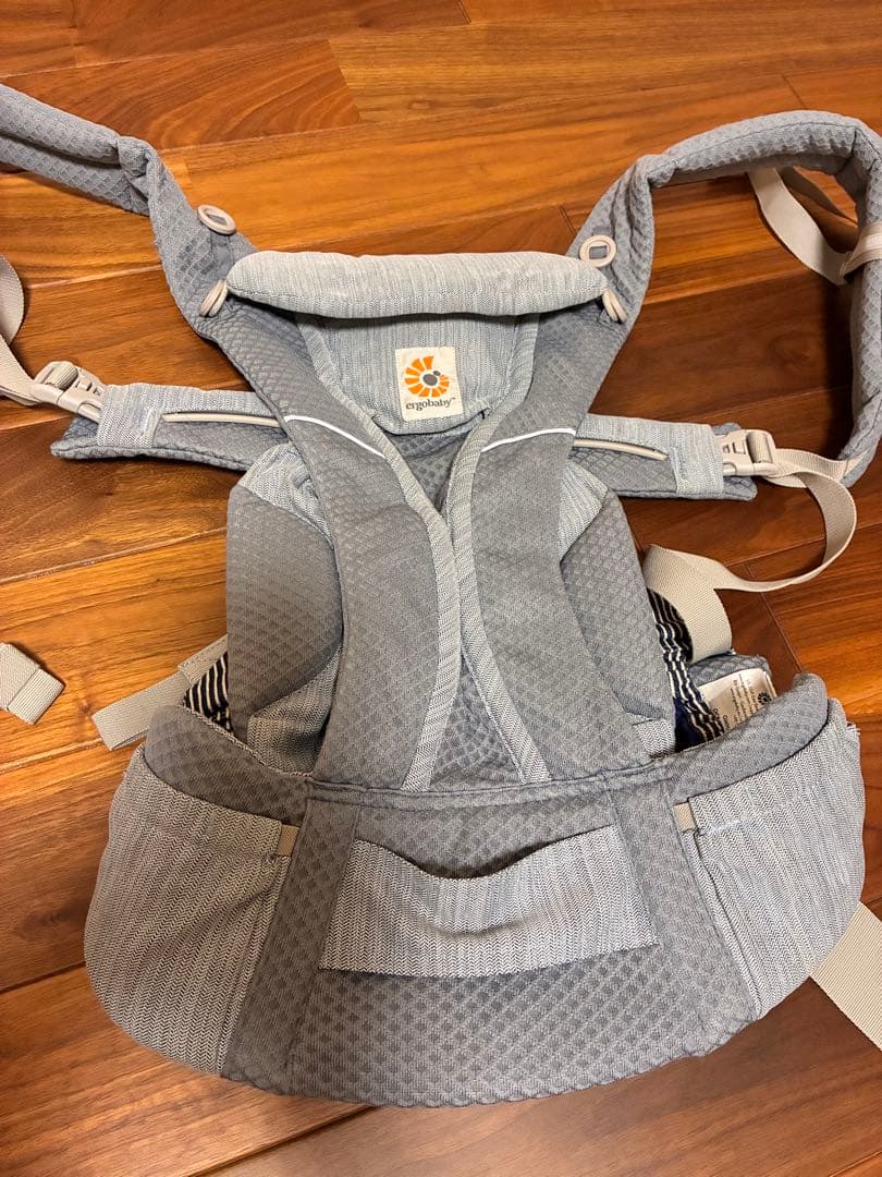 美品ergobaby エルゴ　OMNI Breezeオムニブリーズ抱っこ紐グレー