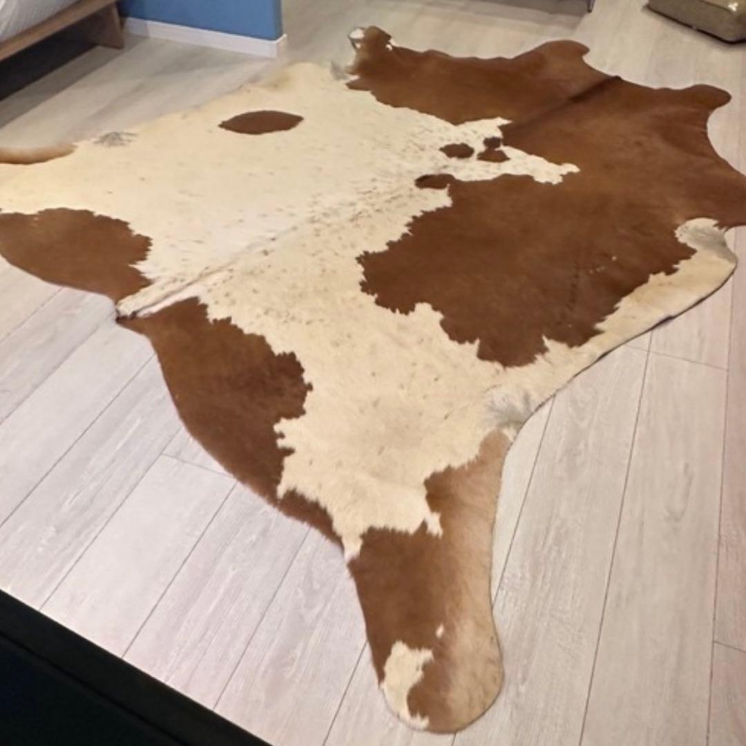 牛　革　ラグ　カーペット