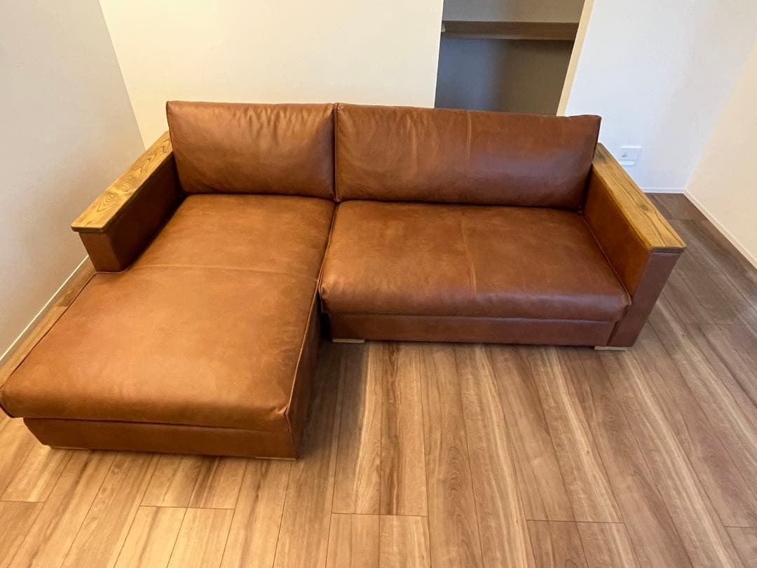 星５未使用品　COMFORM 右カウチソファ アーモンド] 27万→