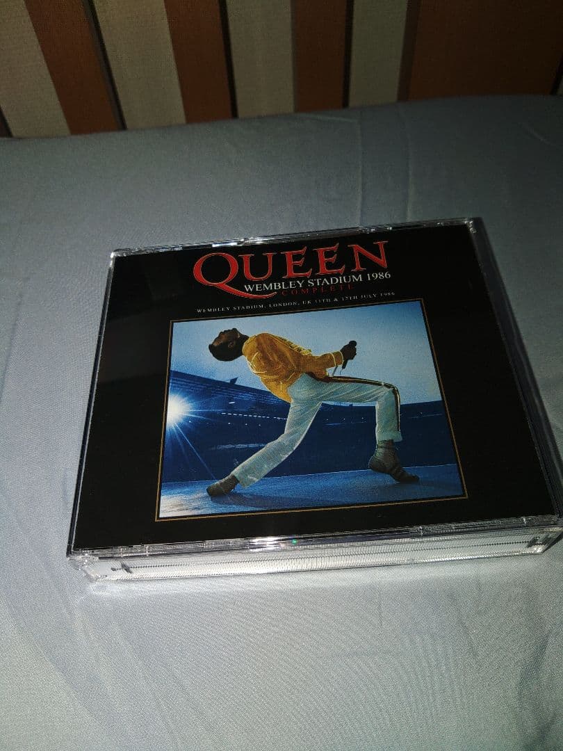 フレディ・マーキュリー追悼ライブパンフレット　ウェンブリースタジアム完全版CD