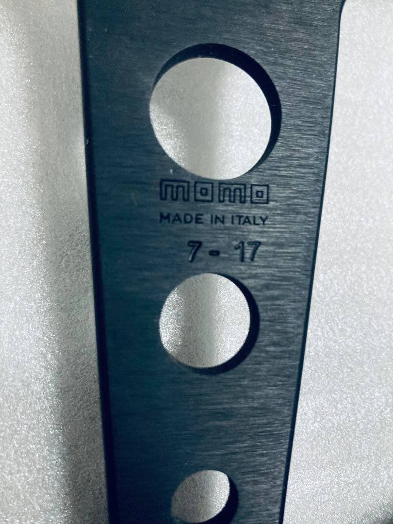 MOMO prototipo ステアリングホイール