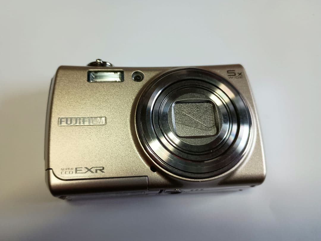 合馬公式アカウント1★FinePIX★F200EXR★シルバー