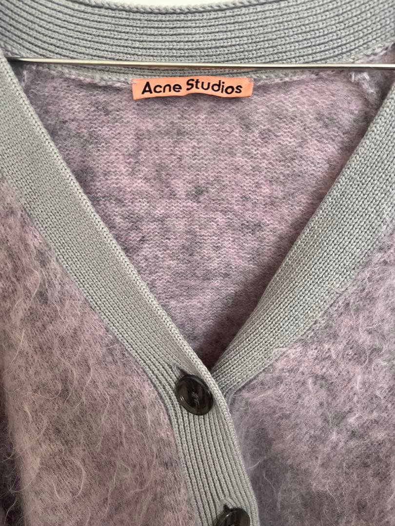 Acne Studios ラベンダーカーディガン