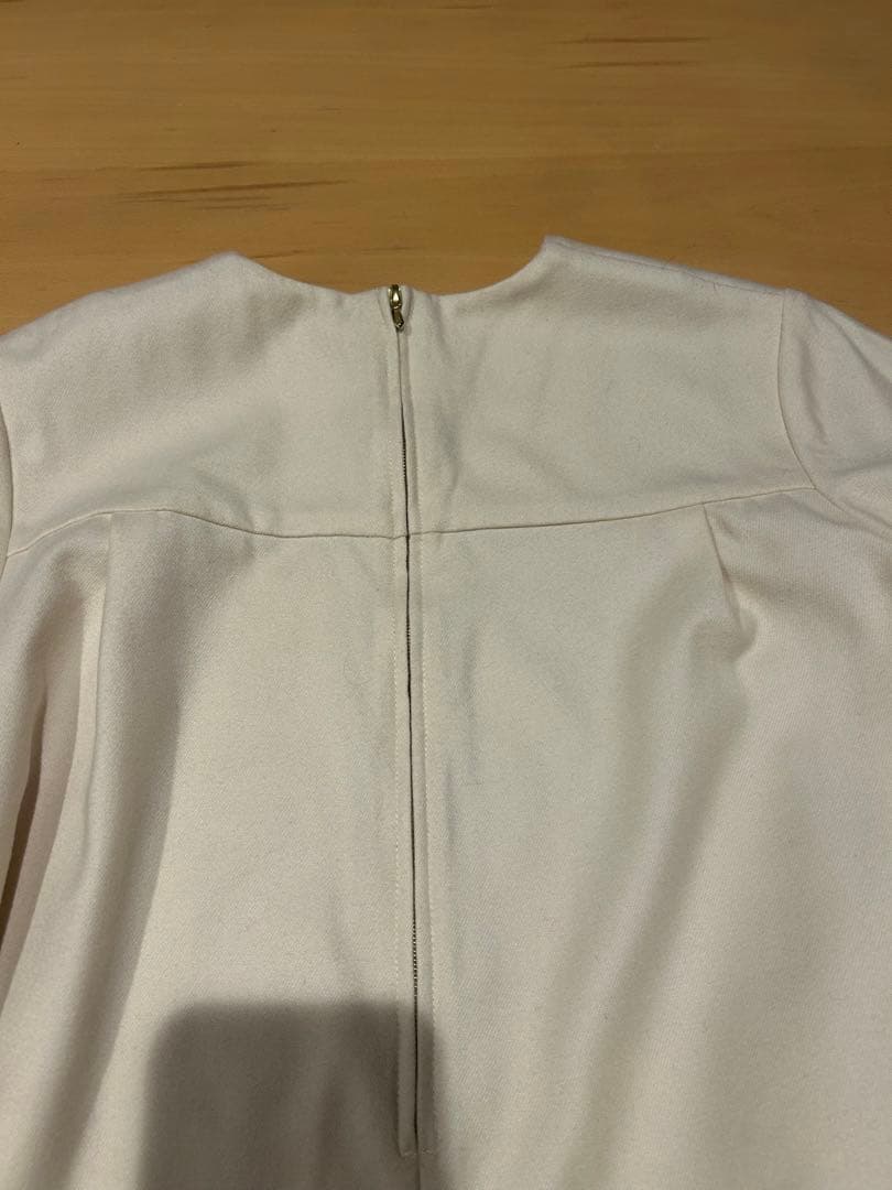 ebure アイボリー バルーン袖 トップス