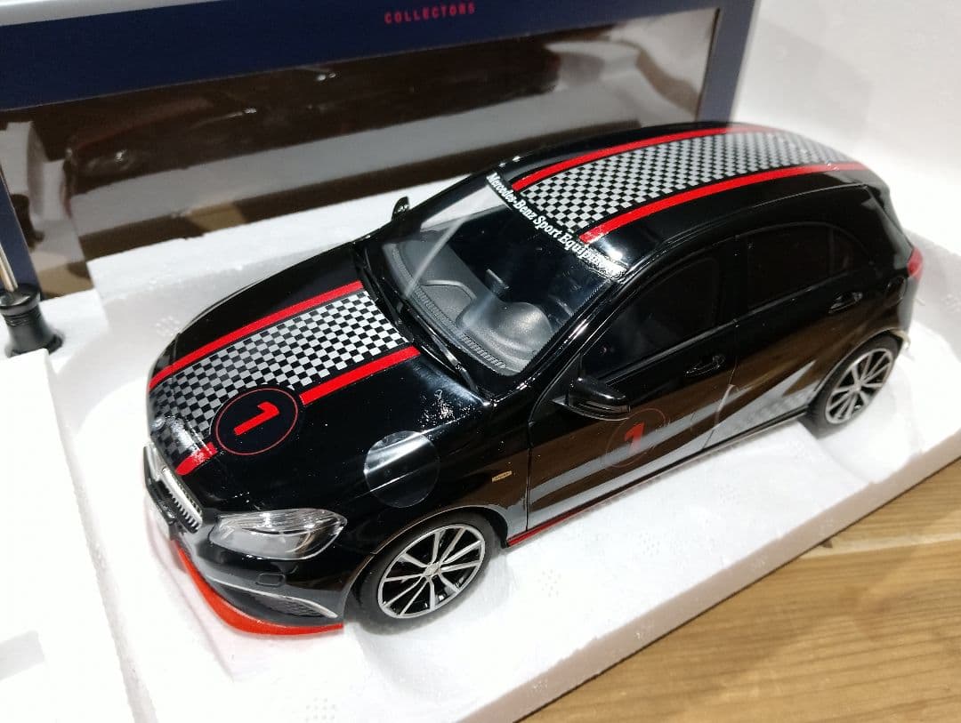 1/18　メルセデスベンツ　Aクラス　W176　スポーツ ミニカー　ブラック