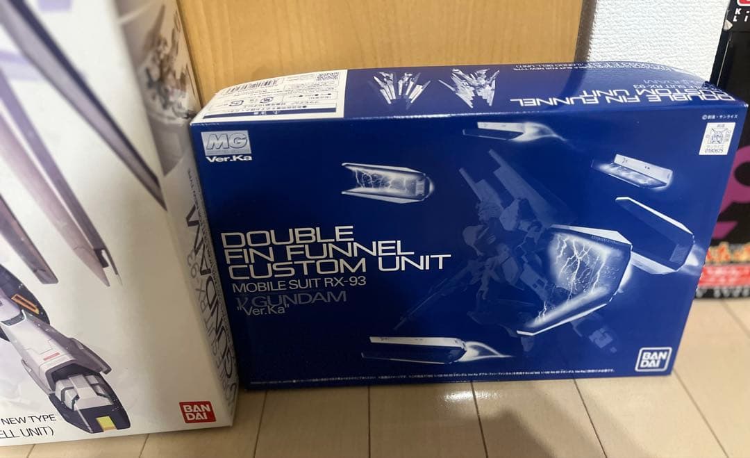 MG 1/100 νガンダム ＋ ダブルフィンファンネル 拡張セット2個　未組立