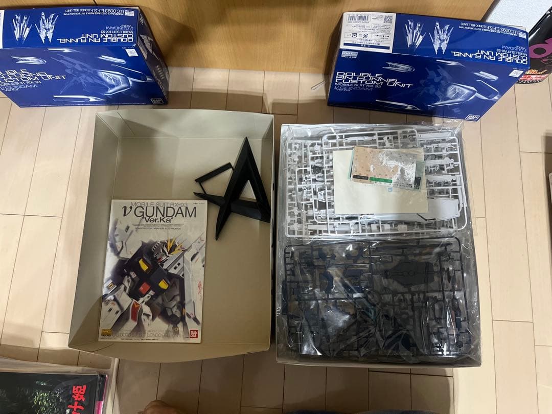 MG 1/100 νガンダム ＋ ダブルフィンファンネル 拡張セット2個　未組立