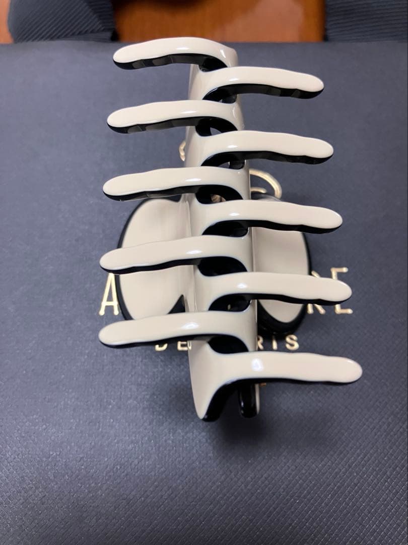 アレクサンドゥルドゥパリ　リズレ　ヘアクリップ　ベージュ　バレッタ　シュシュ