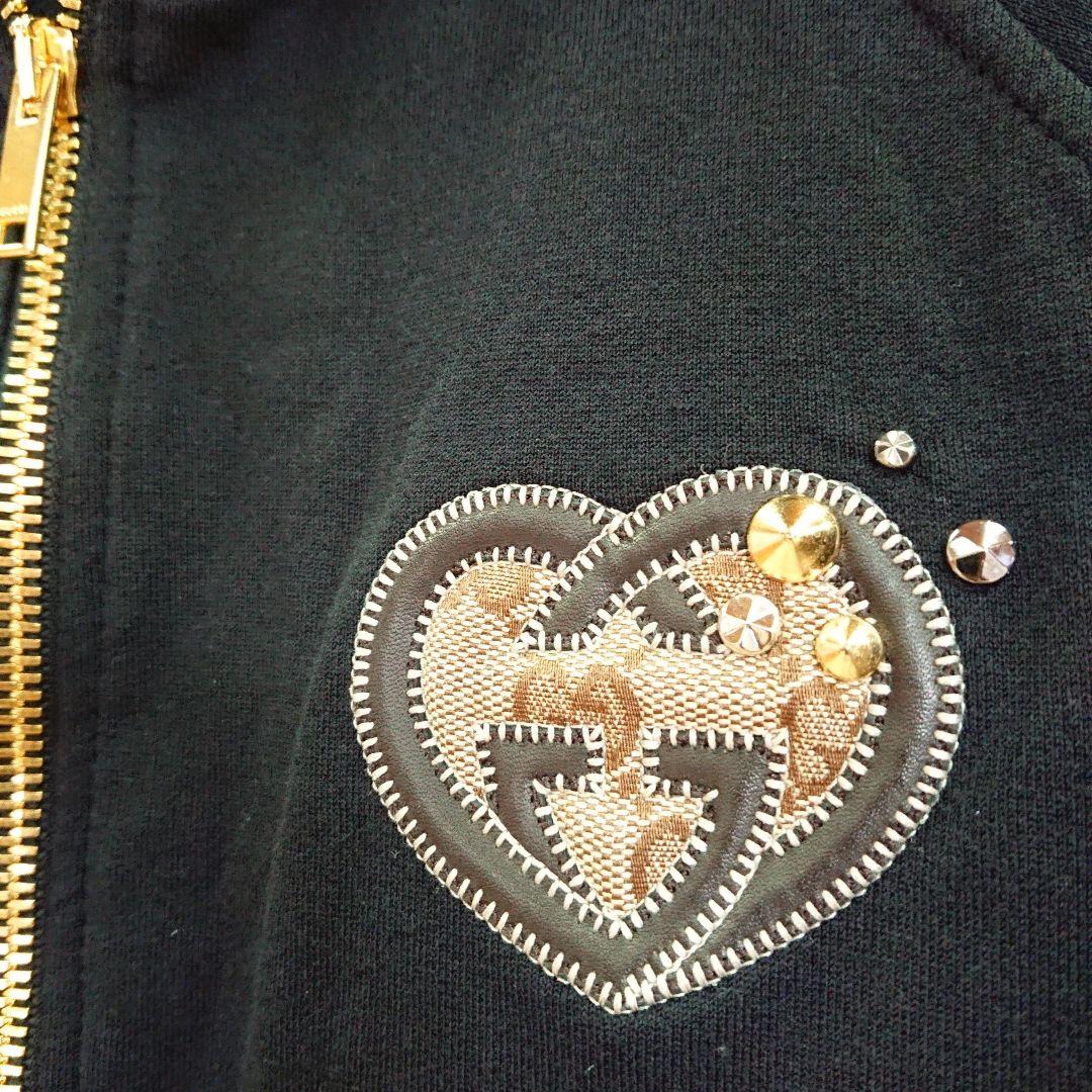 パーカーなんですけど