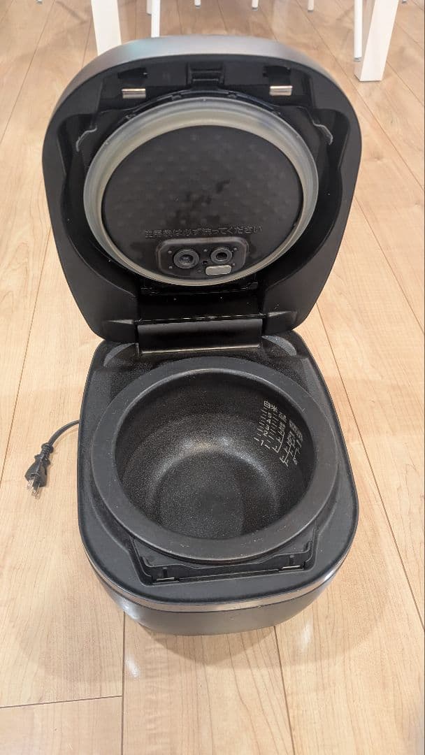 匿名☆送料込☆TIGER 土鍋圧力IH炊飯ジャー JPH-A102 タイガー