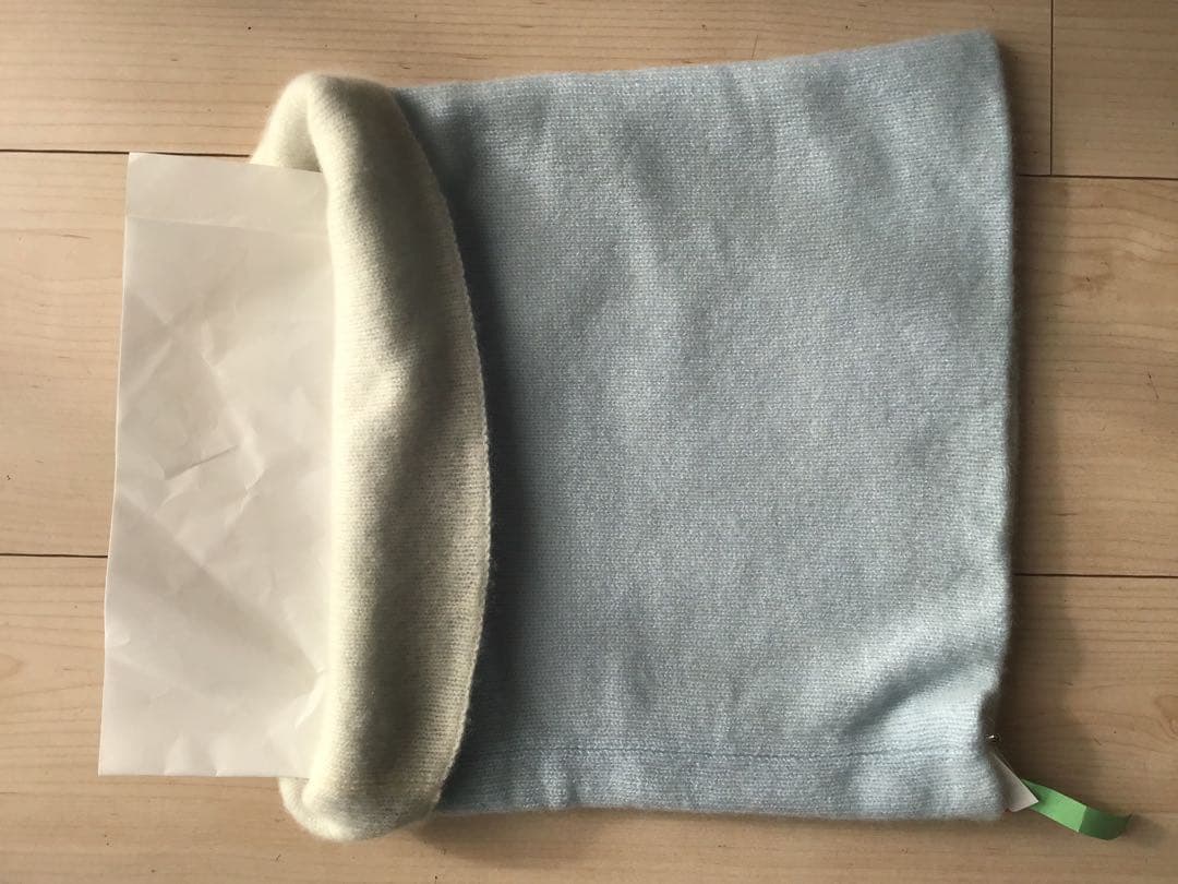 未使用に近いUTOカシミヤ100%リバーシブルネックウォーマー水色白スヌード