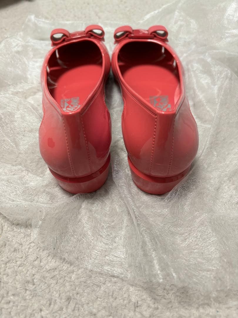 Ferragamo ピンク ラバーシューズ　6（23.5cm）