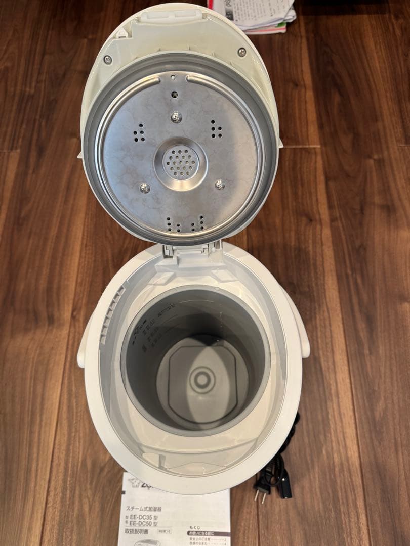 象印のスチーム式加湿器　EE-DC50 4.0Ｌホワイト　美品　値下げ