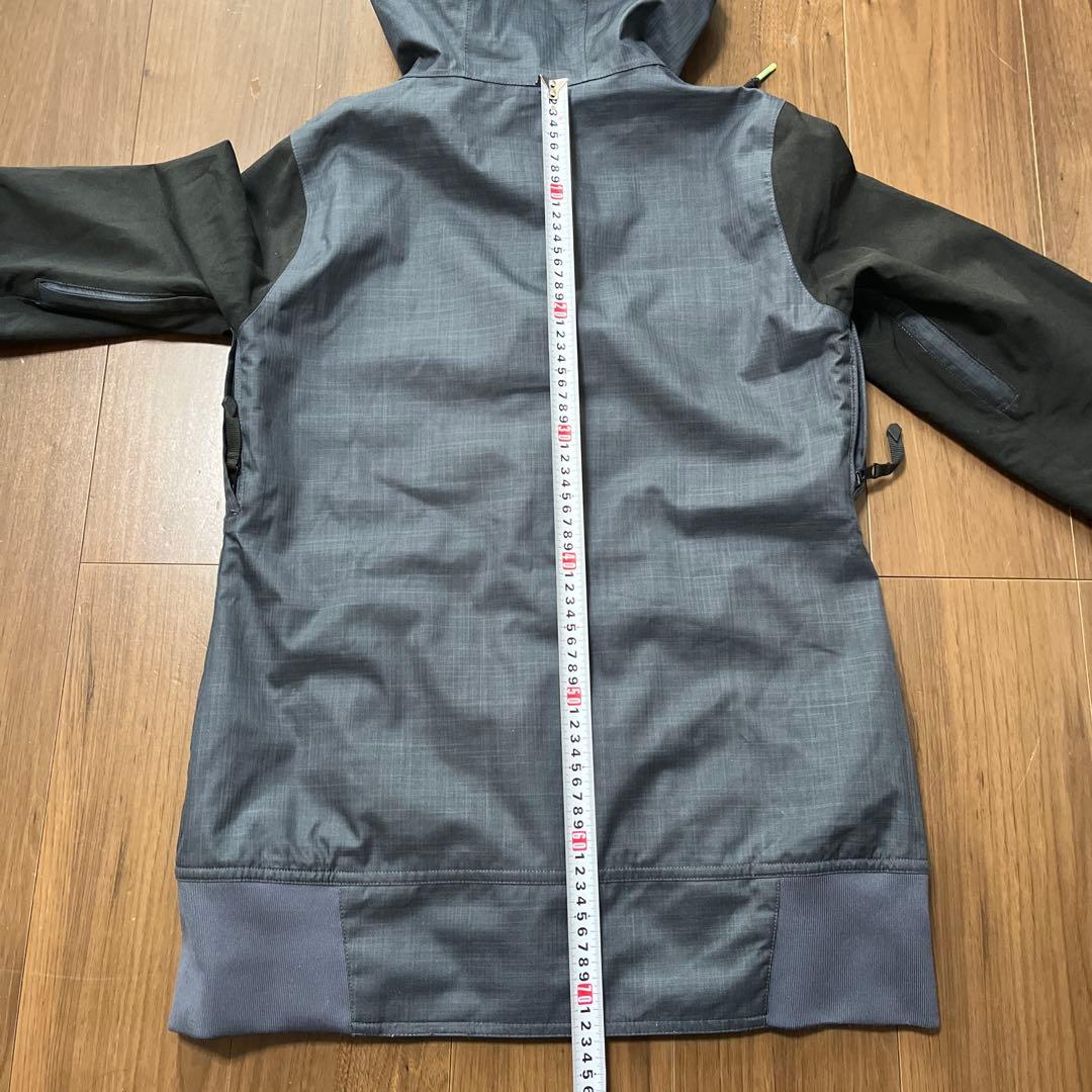 【美品】volcom フード付スキースノボジャケット　レディース