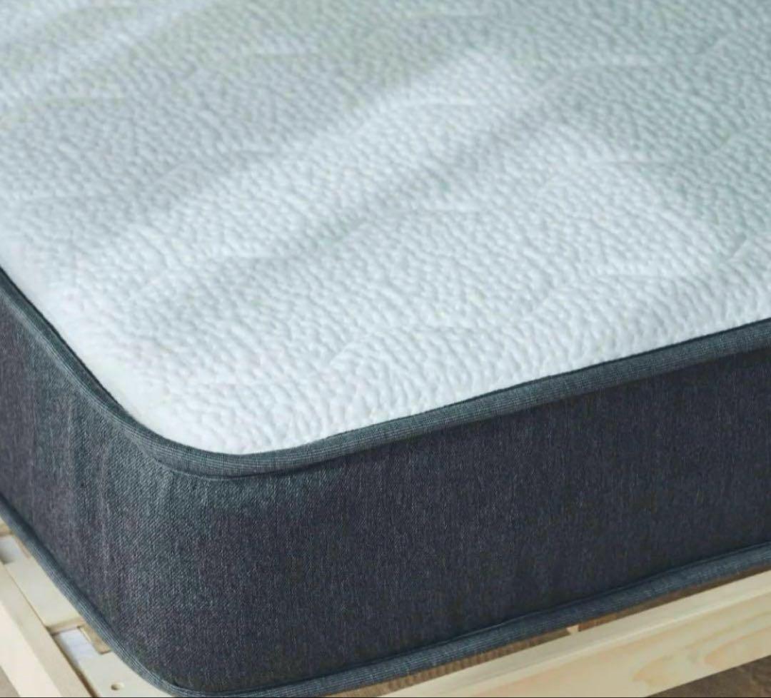 NELLマットレス　セミダブル（クリーニング済み）