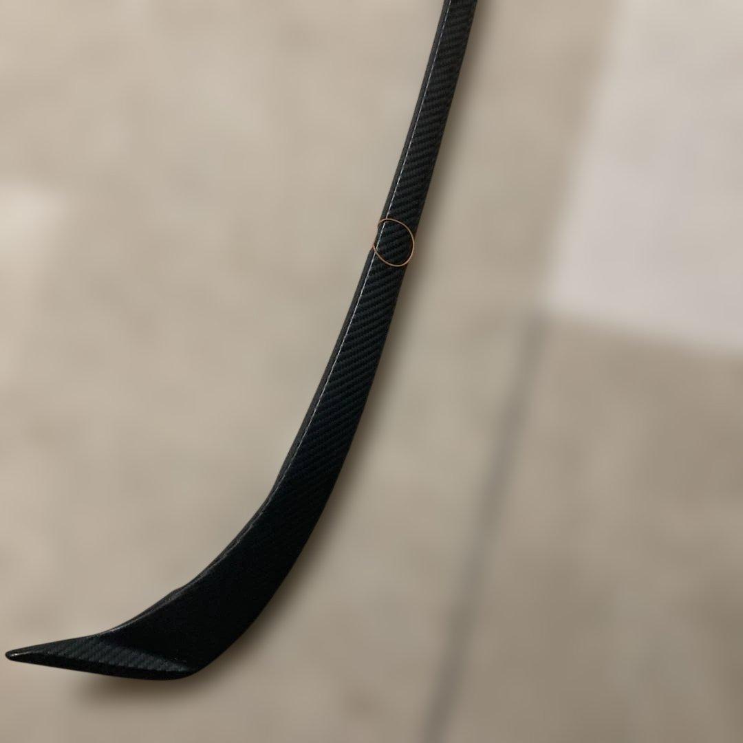 ハイエース　200系　標準ボディ　ワイパーガード　カーボン調