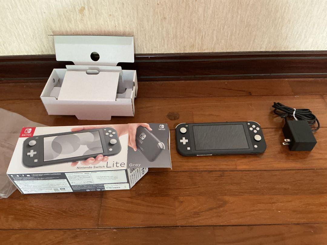 ゆ*ん様 Nintendo Switch Lite グレー 本体