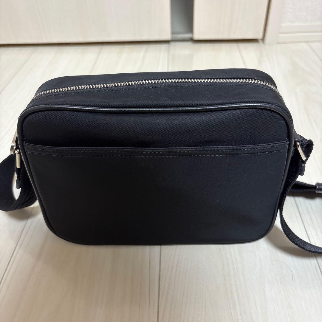 Burberry ブラックショルダーバッグ【本日発送可能】