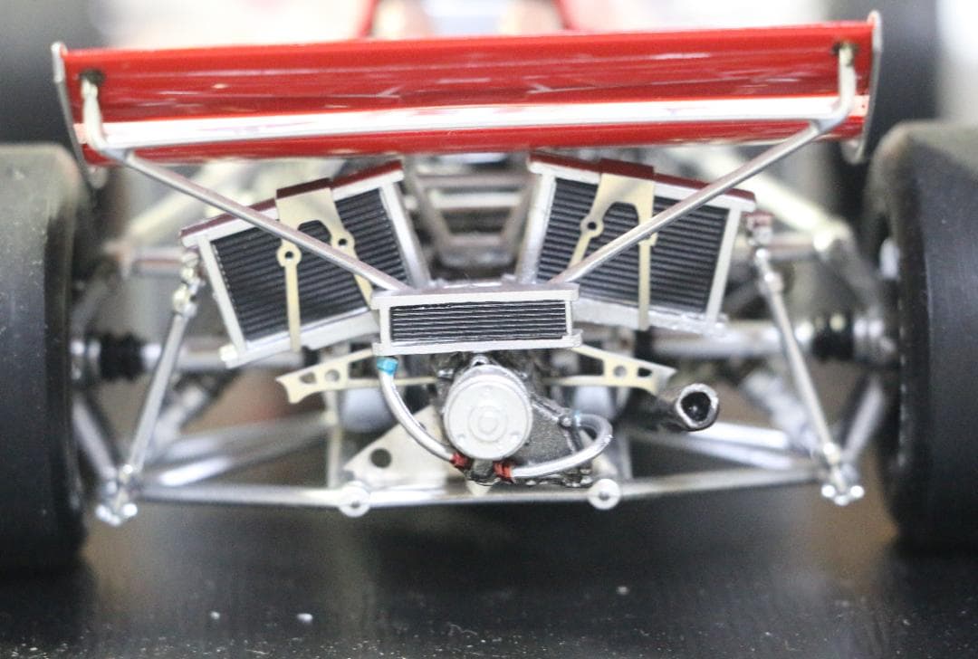 超希少　SPARK 　マーチ７１１　１９７１モナコ　Ｒ・ピーターソン 1/18