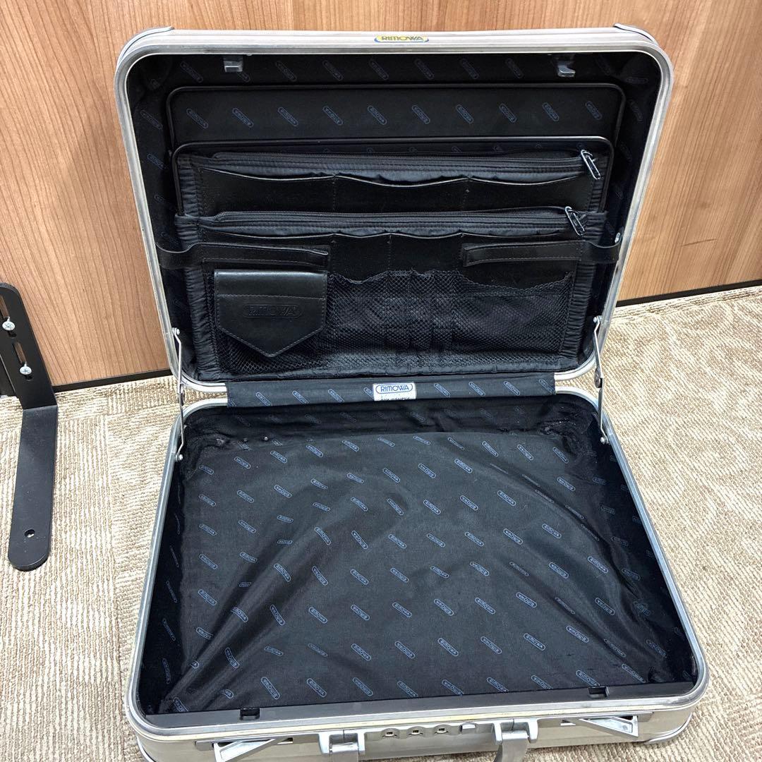 RIMOWA リモワ アタッシュケース シルバー 青ロゴ
