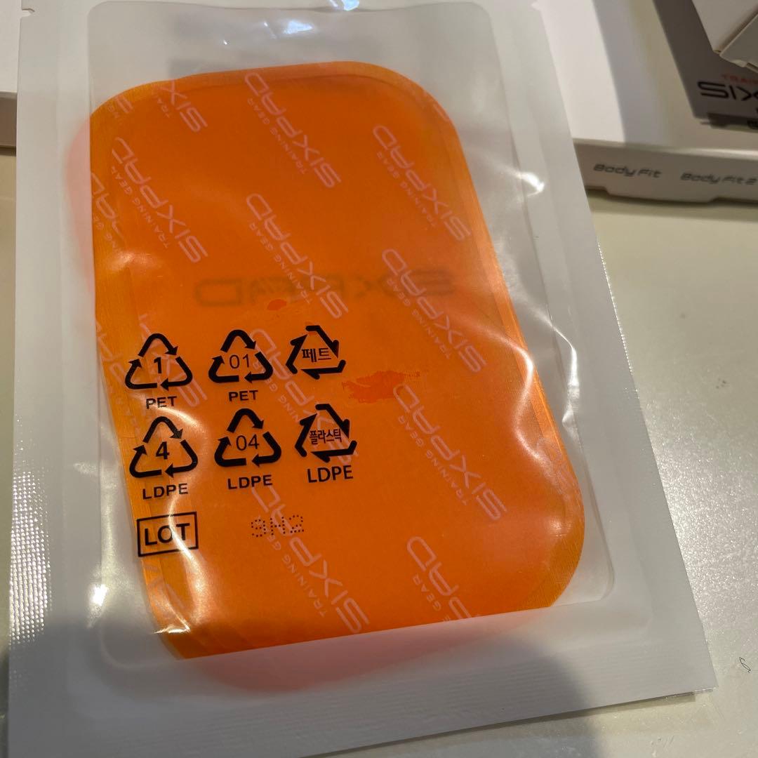SIX PAD (足、腹筋、もも、腕用)まとめ売り