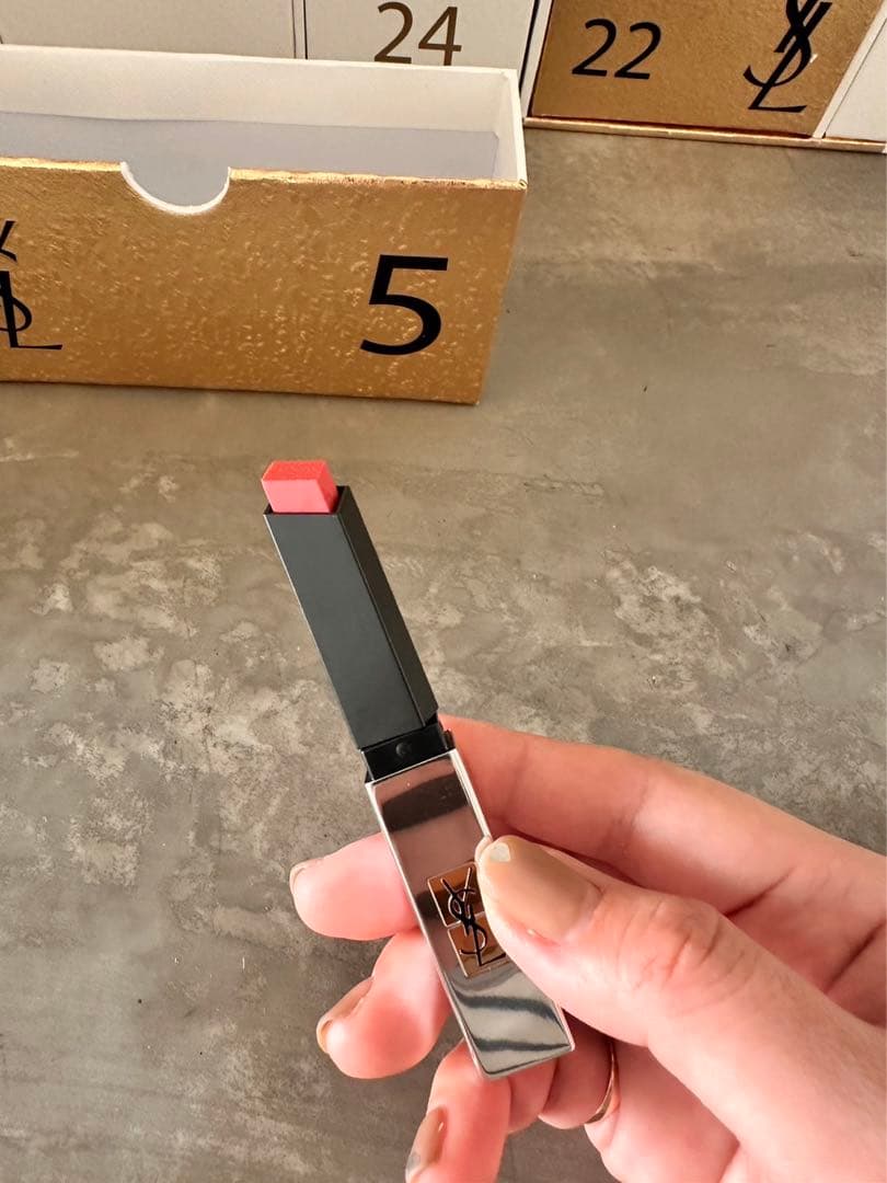 【話題】YSLアドベントカレンダー クリスマスコフレ