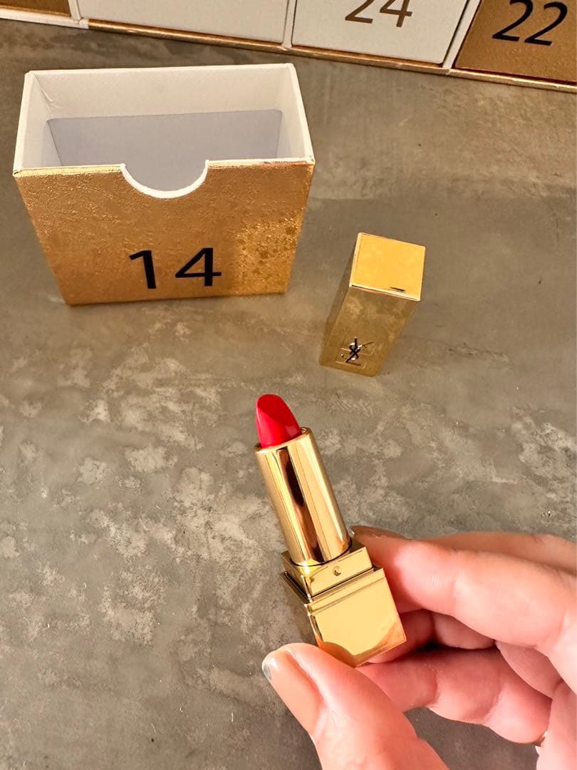 【話題】YSLアドベントカレンダー クリスマスコフレ