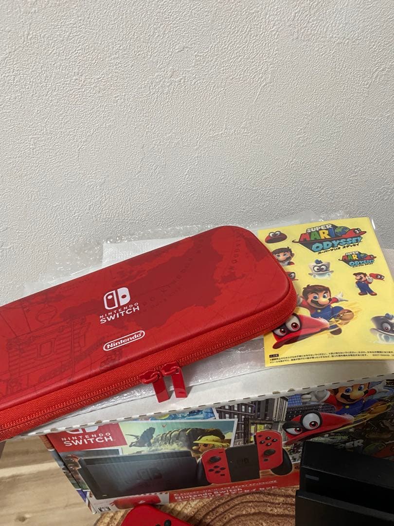Nintendo Switch ニンテンドースイッチ本体　マリオカラー