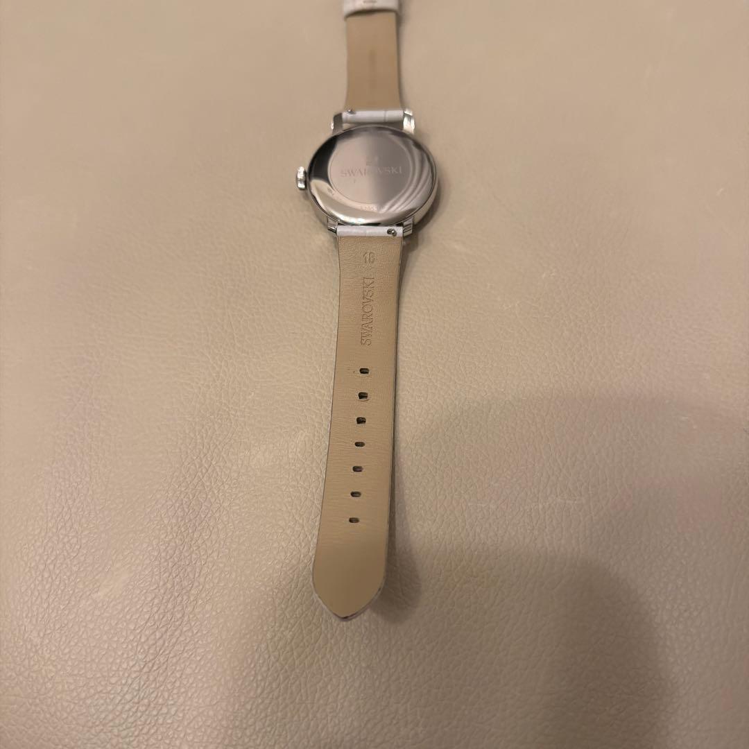 ☆SWAROVSKI☆ クリスタル ホワイトレザー腕時計