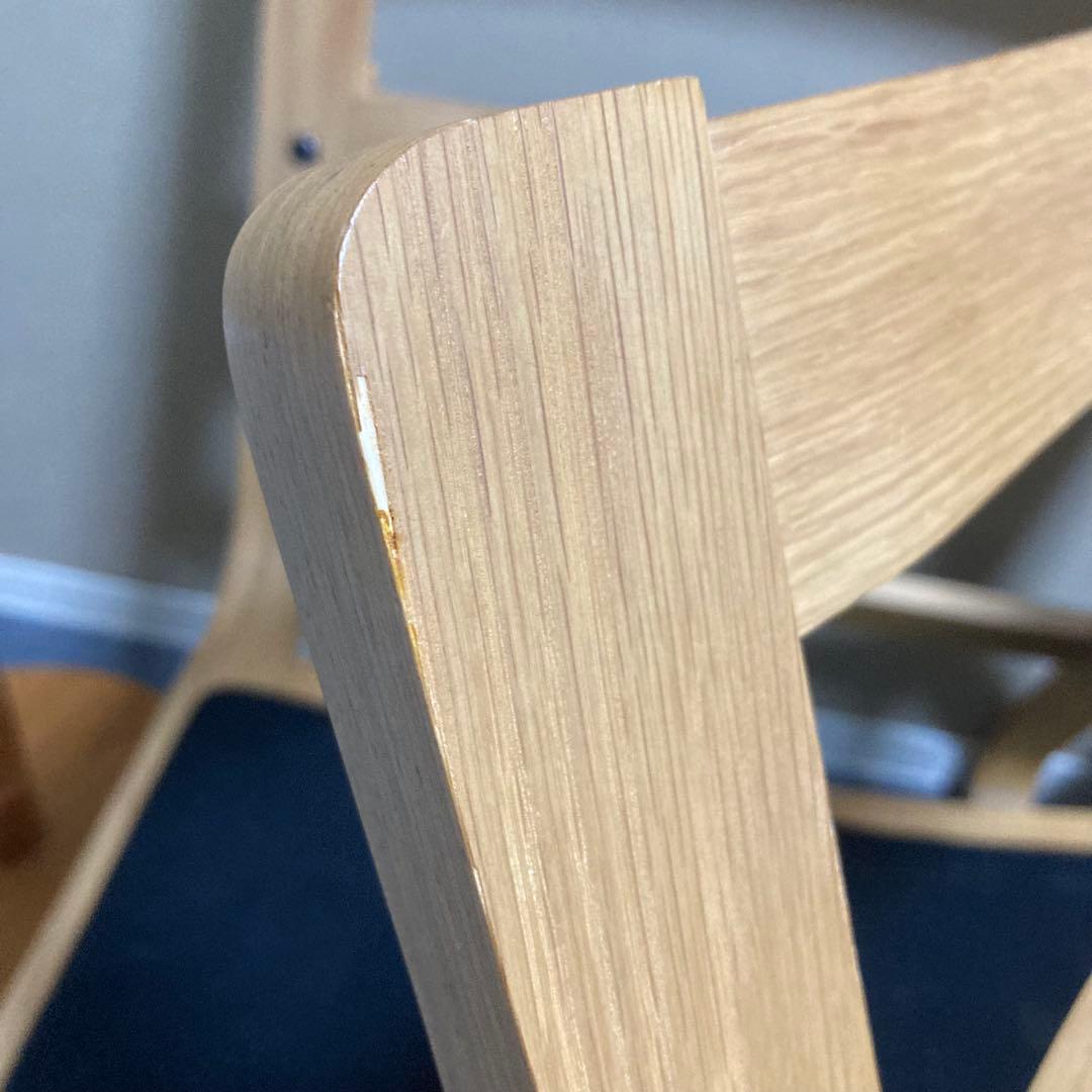 無印良品　リビングでもダイニングでもつかえるソファチェア　右