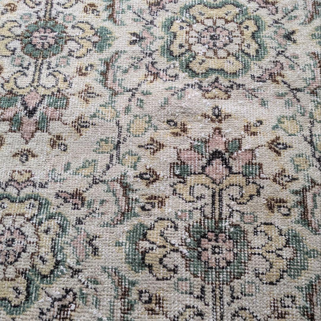118×207 ベージュ×グリーン　花柄と縁取り　トルコヴィンテージラグ