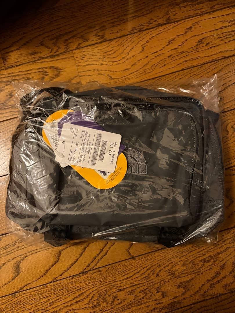 THE NORTH FACE グレー ショルダーバッグ
