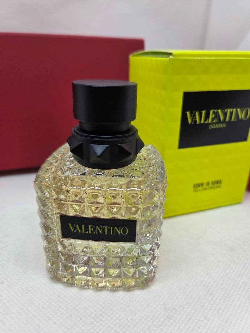 VALENTINO DONNA 香水　50ml 　ポーチ付き