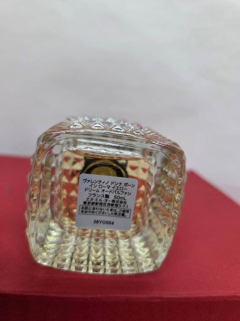 VALENTINO DONNA 香水　50ml 　ポーチ付き