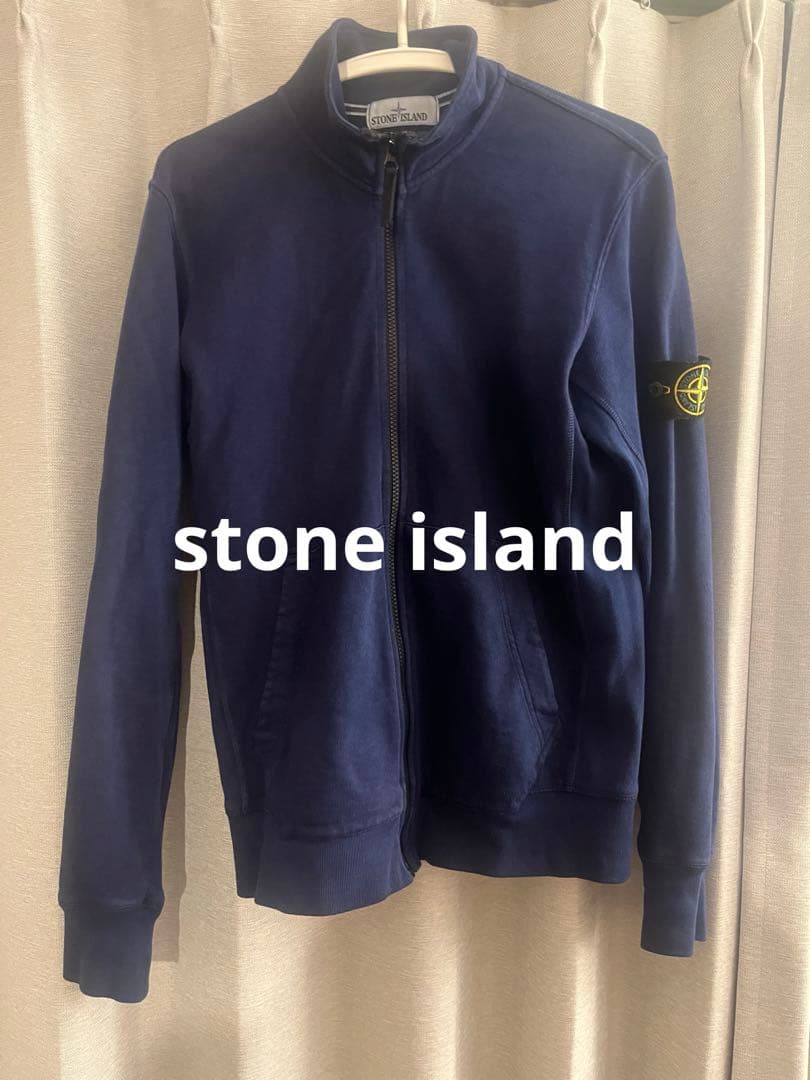 STONE  ジップスウェット