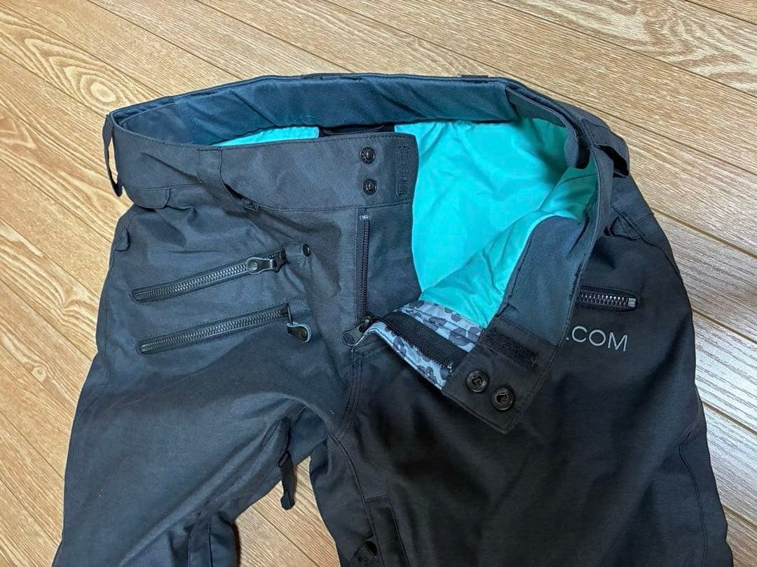 美品　ボルコム　スノボ　ウェア　パンツ