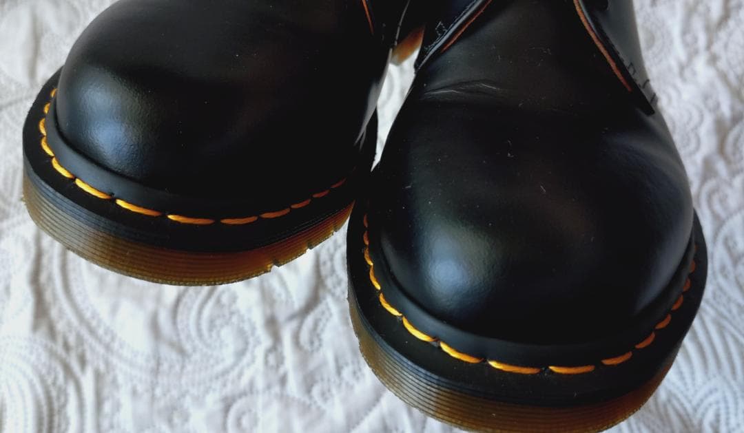 ☆美品☆　Dr. Martens 　スリーホール　黒レースアップ靴