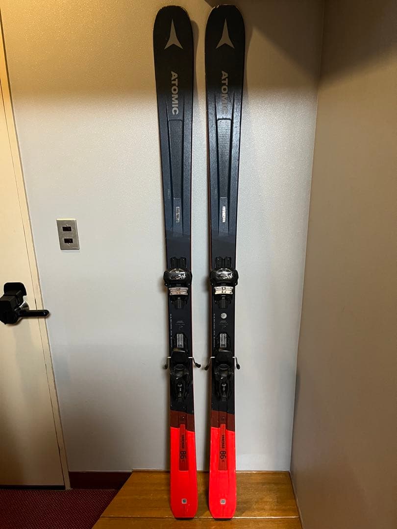 スキー板　ATOMIC VANTAGE86C 181cm