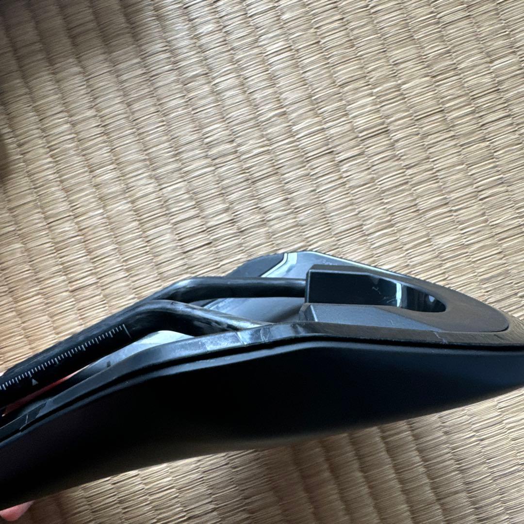 フィジーク カーボンレール サドル テンポ アルゴ R1