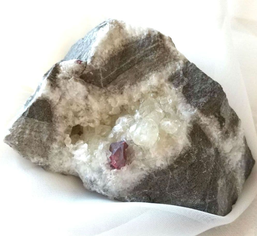 魔法と錬金術の石❇️中国産 シナバー クォーツ ドロマイト 共生鉱物 大きめ原石